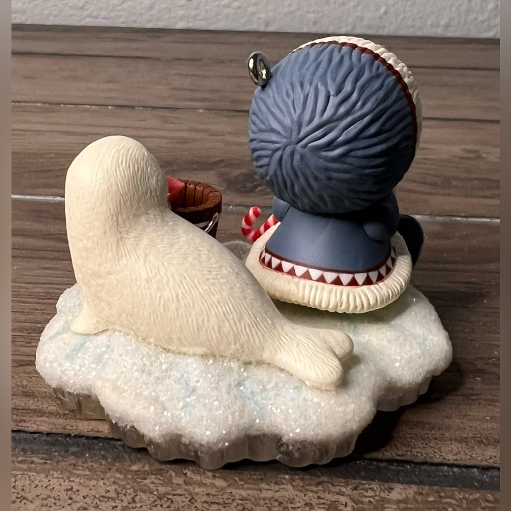 Hallmark NEW 2010 “Frosty Friends” Christmas Ornament 31st in the series - Picture 7 of 11